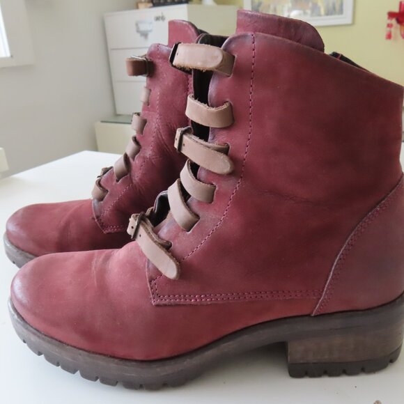 Burgundy combat style boots - Picture 1 of 7